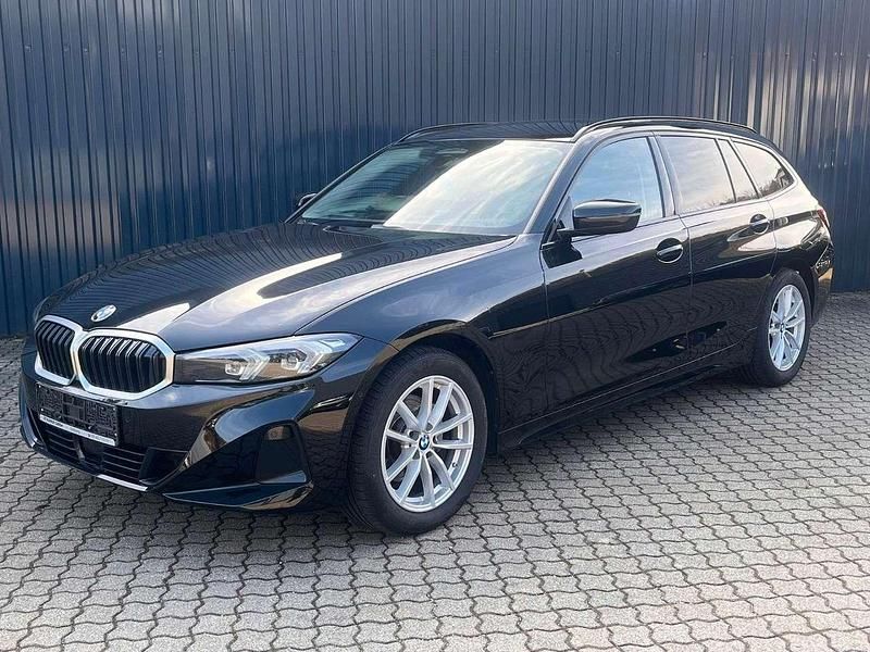 Gebraucht BMW 320e 190 PS (139 kW) 2024 Schwarzuni Kombi
