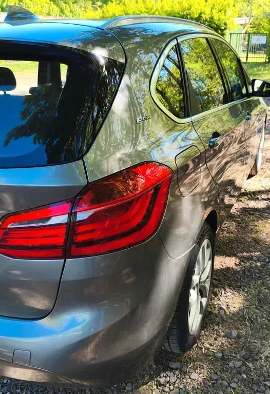 Używany BMW 225 Active Tourer iPerformance 224 KM (164 kW) 2017 Złoty Minivan