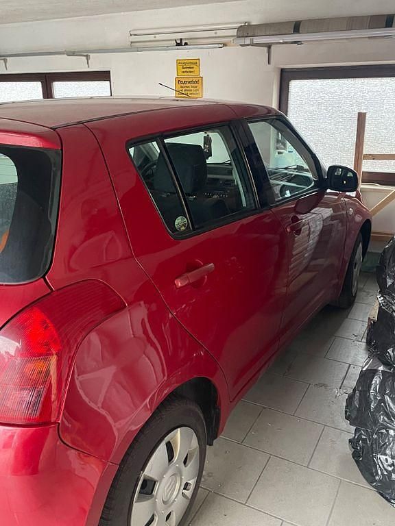 Gebraucht Suzuki Swift Club 92 PS (67 kW) 2006 Rot Kleinwagen