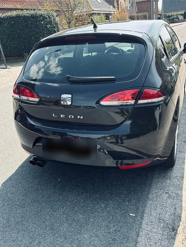 Second-hand Seat Leon 160 CP (117 kW) 2008 Negru Hatchback