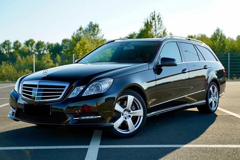 Gebraucht Mercedes E350 AMG 306 PS (225 kW) 2012 Schwarz Kombi