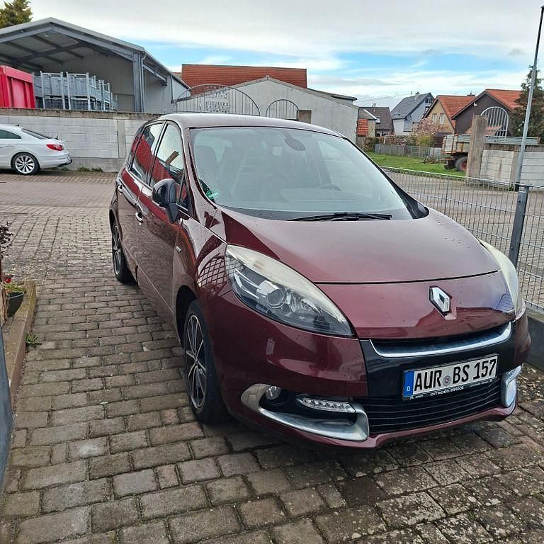 Gebraucht Renault Scénic III Bose Edition 131 PS (96 kW) 2013 Rot Van / Kleinbus