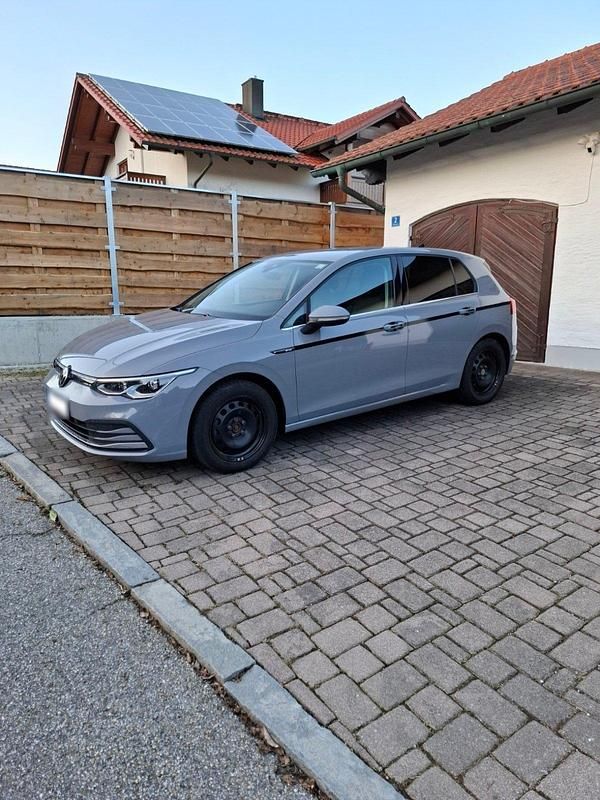 Gebraucht VW Golf VII Style 150 PS (110 kW) 2020 Grau Limousine