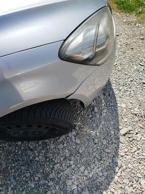 Usata Kia Ceed 90 CV (66 kW) 2012 Argento Utilitaria