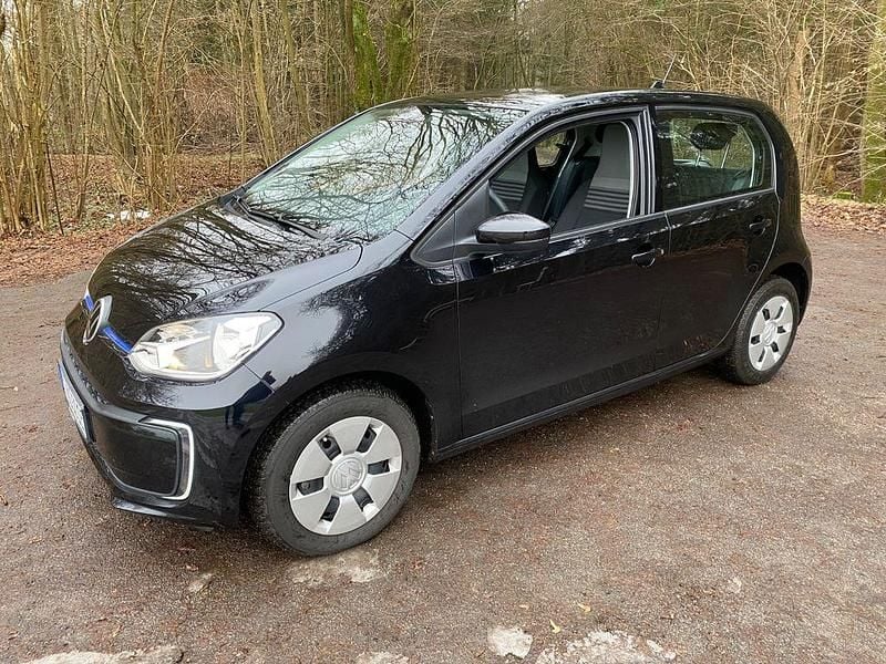 Schwarz Gebraucht 2021 VW e-up! Kleinwagen | 12.478 € (Guter Preis) - Bild 1/4