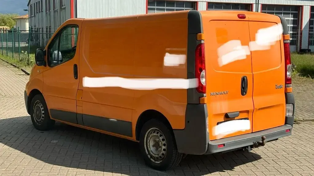 Gebraucht Renault Trafic 90 PS (66 kW) 2008 Orange Van / Kleinbus