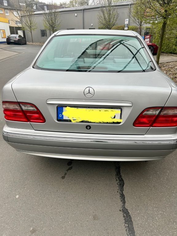 Gebraucht Mercedes E200 Elegance 163 PS (119 kW) 2000 Silber Limousine