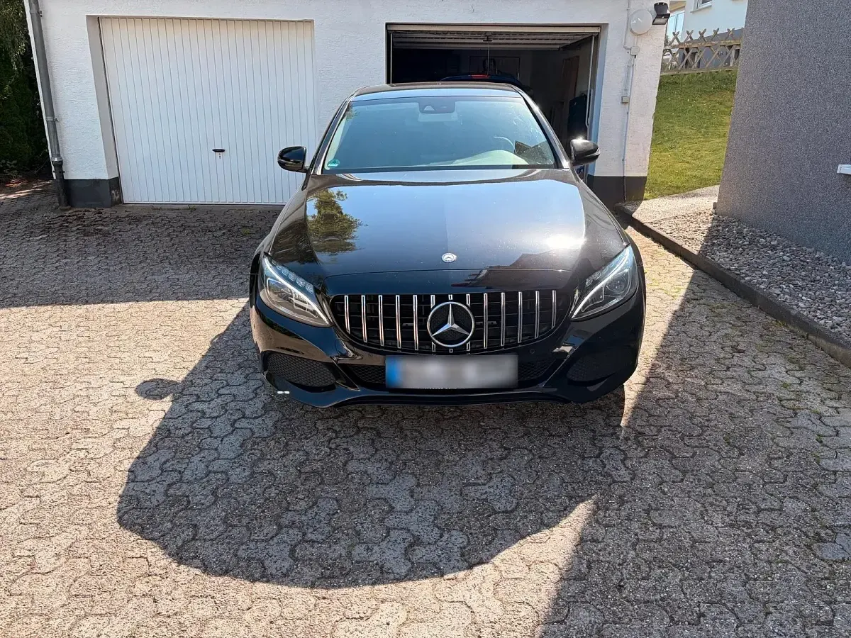 Gebraucht Mercedes C180 Avantgarde 156 PS (114 kW) 2015 Schwarz Limousine