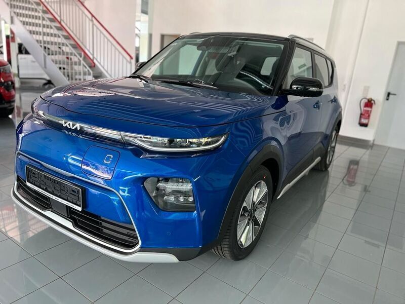 Gebraucht Kia Soul EV Inspiration 150 kW (204 PS) 2023 (fb1) neptune blue / black (m) SUV