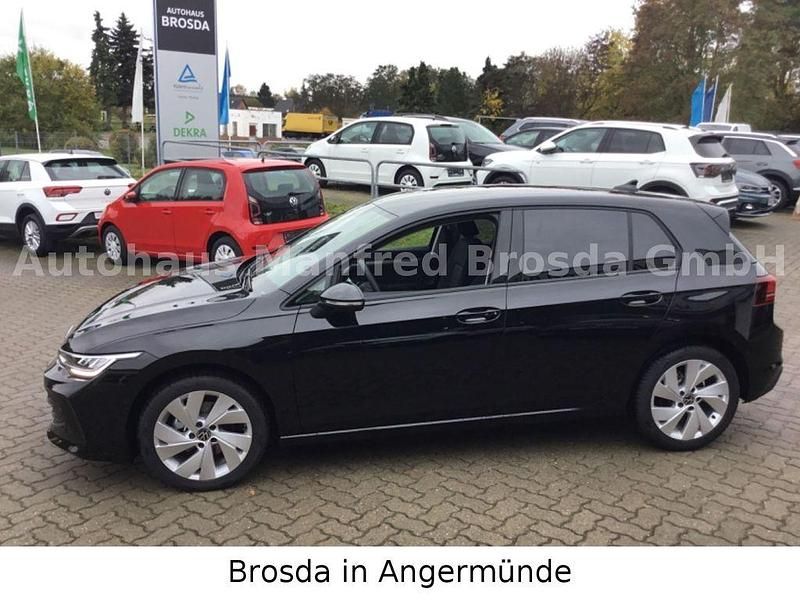 Neu VW Golf VIII 116 PS (85 kW) 2025 Schwarz Limousine