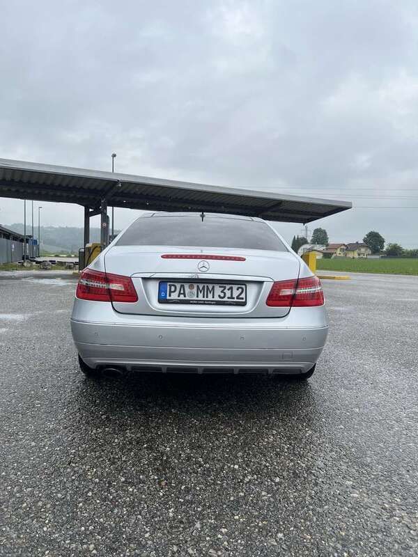 Gebraucht 2011 Mercedes E250 Elegance Coupé | 8.000 € (Superpreis) - Bild 1/4