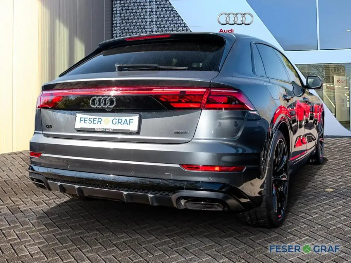 Gebraucht Audi Q8 Ambiente 286 PS (210 kW) 2025 Daytonagrau perleffekt SUV