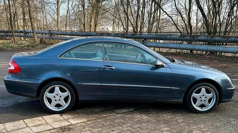 Gebraucht Mercedes CLK320 218 PS (160 kW) 2004 Blau Coupé