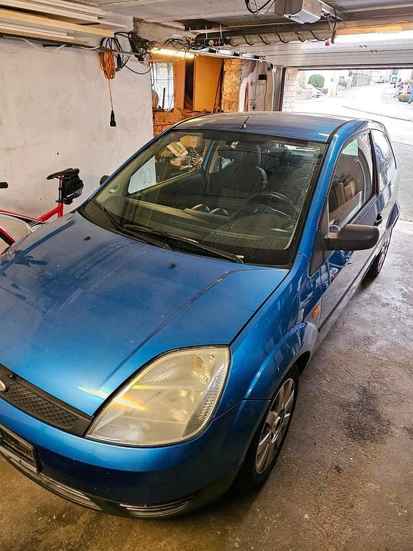 Gebraucht Ford Fiesta 70 PS (51 kW) 2004 Blau Kleinwagen