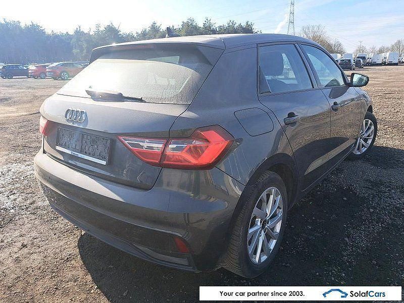 Gebraucht Audi A1 Advanced 95 PS (69 kW) 2022 Grau SUV