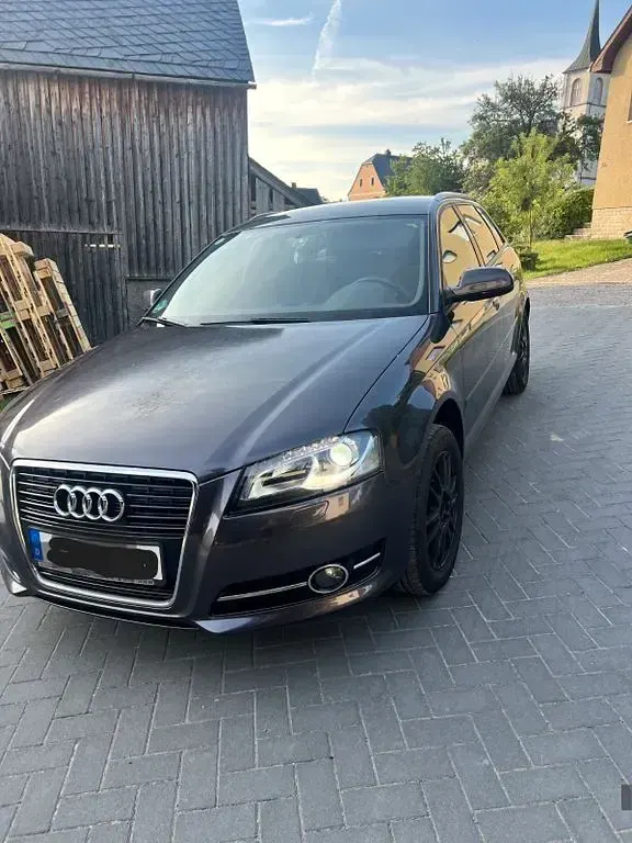 Gebraucht Audi A3 Ambition 105 PS (77 kW) 2011 Andere farben Kleinwagen