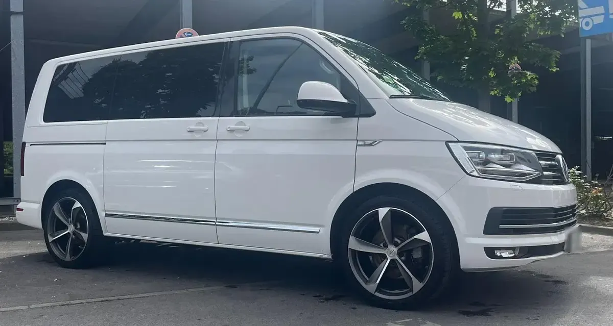 Gebraucht VW Multivan Highline 204 PS (150 kW) 2017 Weiß Van / Kleinbus