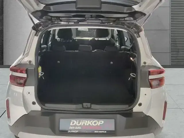 Neu Opel Frontera 146 PS (107 kW) 2026 Silber SUV