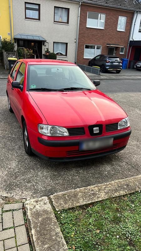 Rot Gebraucht 2001 Seat Ibiza Kleinwagen | 950 € (Fairer Preis) - Bild 1/4
