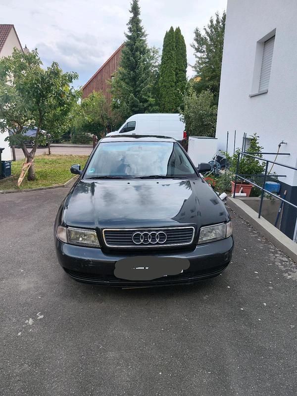 Schwarz Gebraucht 1997 Audi A4 Limousine | 800 € - Bild 1/4