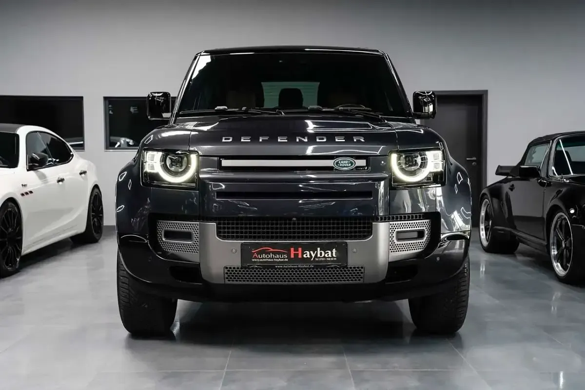 Gebraucht Land Rover Defender SE Dynamic 249 PS (183 kW) 2024 Grau SUV