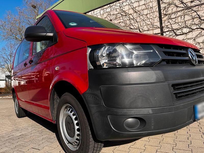 Gebraucht VW Transporter 101 PS (74 kW) 2014 Rot Van