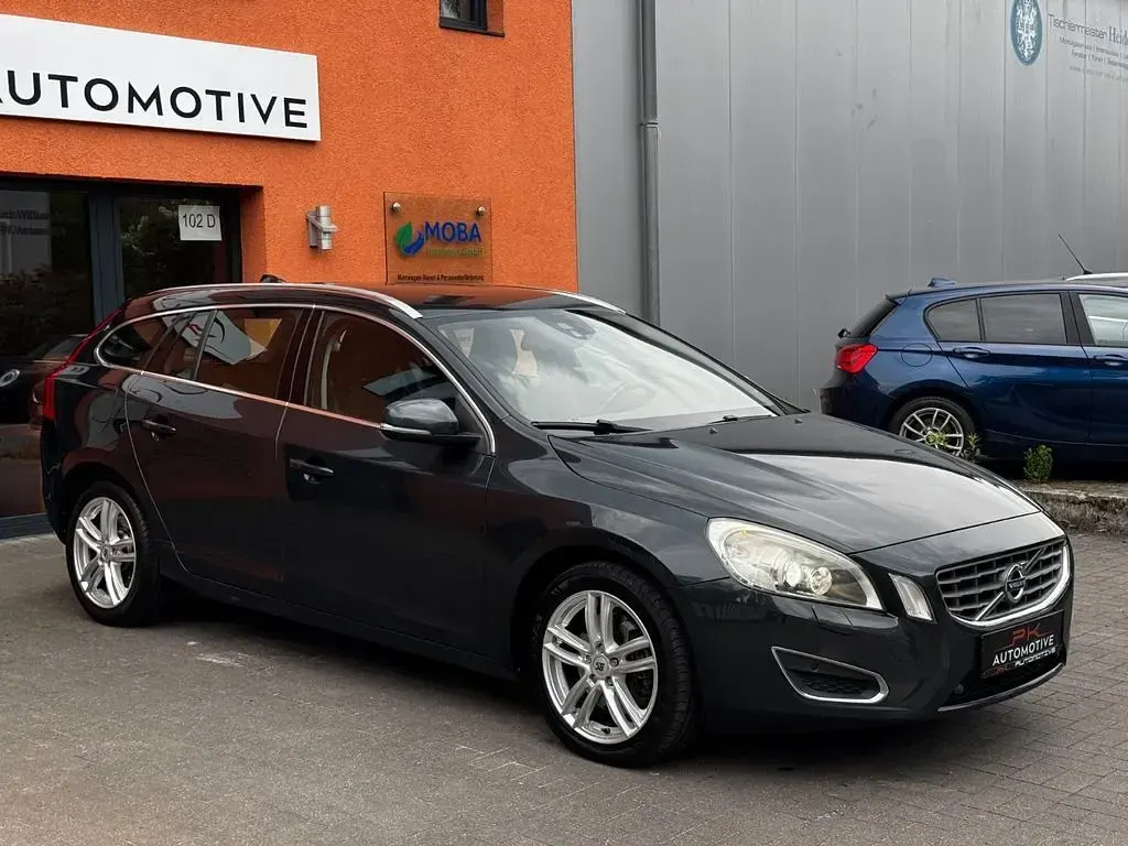 Gebraucht Volvo V60 Summum 205 PS (150 kW) 2012 Grau Kombi