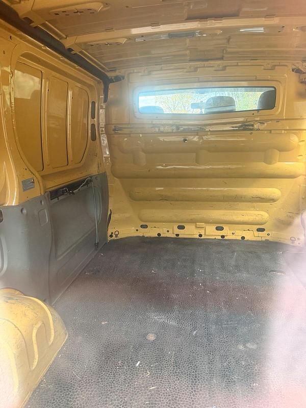 Gebraucht Opel Vivaro 145 PS (106 kW) 2007 Gelb Van / Kleinbus