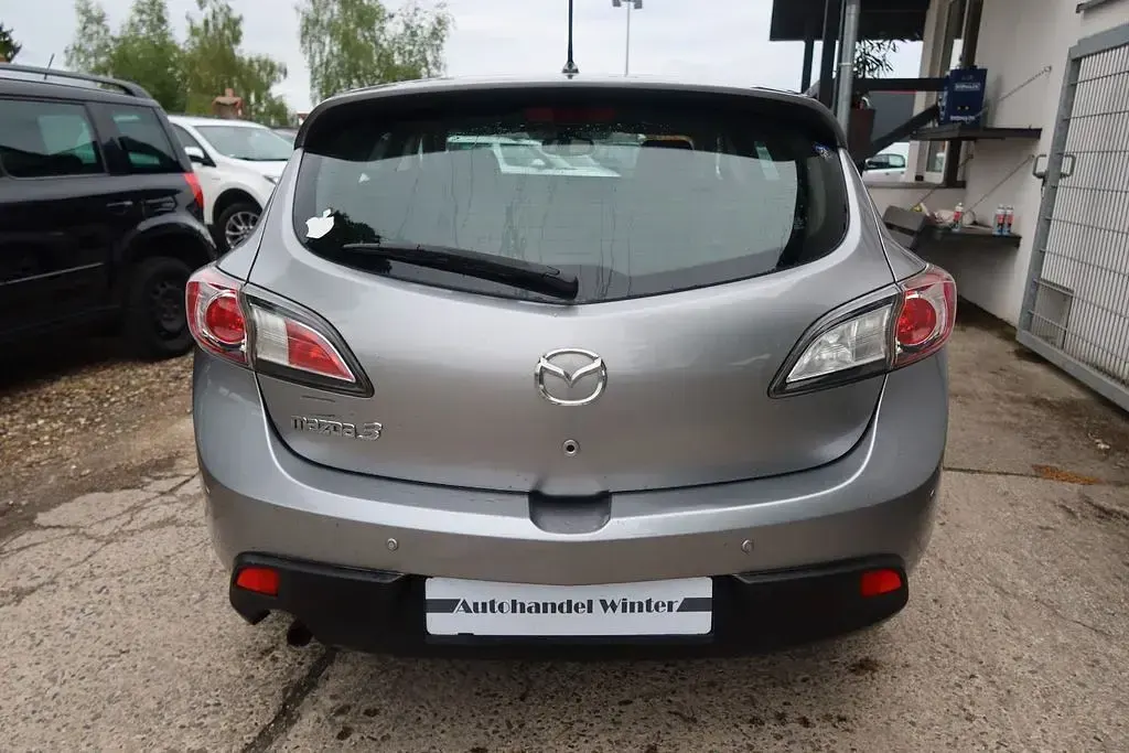 Używany Mazda 3 Active Plus 105 KM (77 kW) 2010 Szary Sedan/Limuzyna