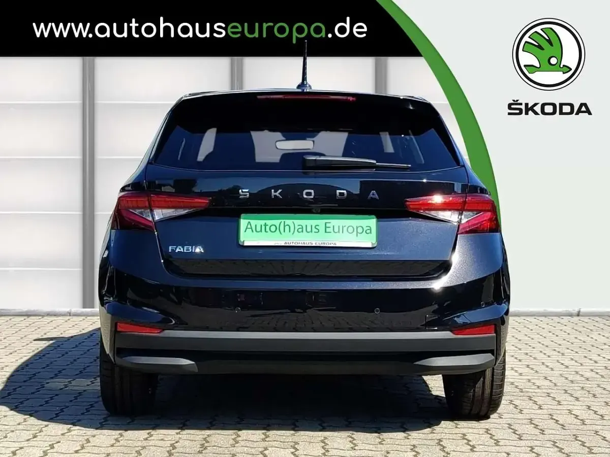 Gebraucht Skoda Fabia Tour 116 PS (85 kW) 2025 Schwarz magic perleffekt Kleinwagen