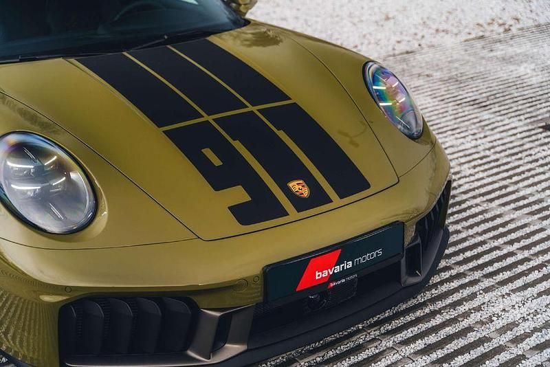 Neu Porsche 992 541 PS (397 kW) 2026 Grün Cabrio