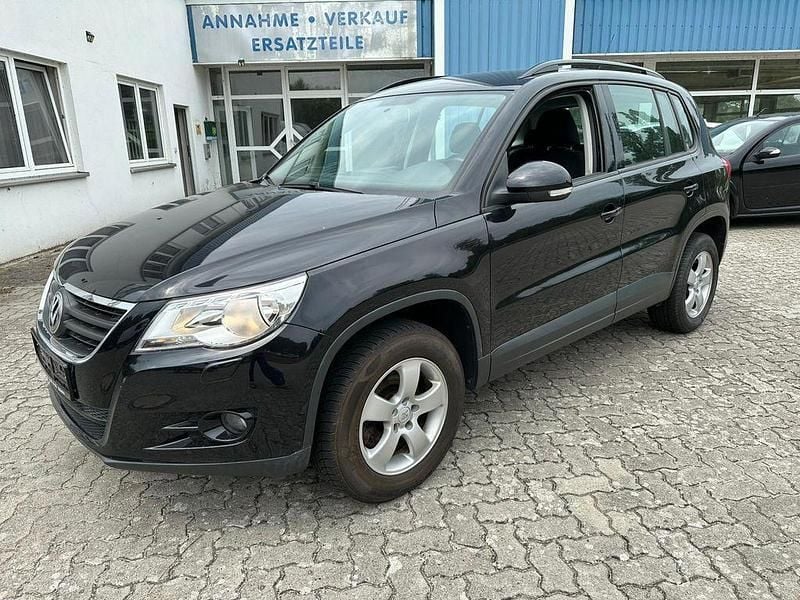 Schwarz Gebraucht 2008 VW Tiguan Trendline SUV | 9.999 € (Teuer) - Bild 1/4