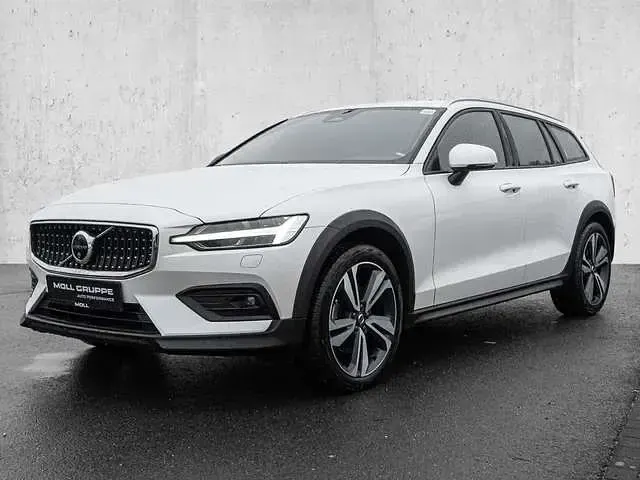Gebraucht Volvo V60 CC 145 PS (106 kW) 2023 Kombi