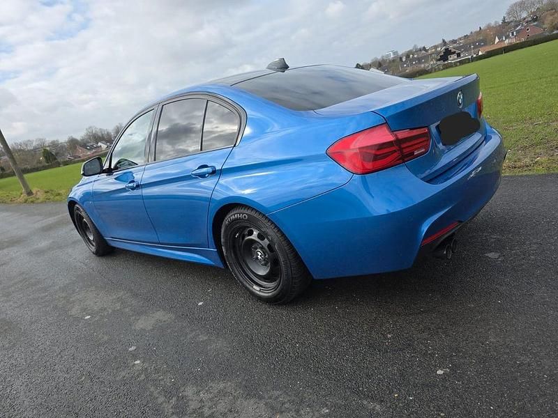 Gebraucht BMW 320 M Sport 184 PS (135 kW) 2016 Blau Limousine