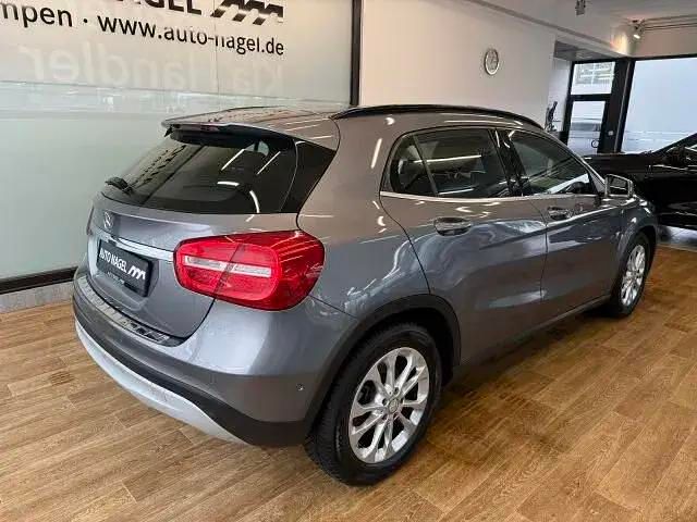 Gebraucht Mercedes GLA200 Style 156 PS (114 kW) 2015 Grau SUV