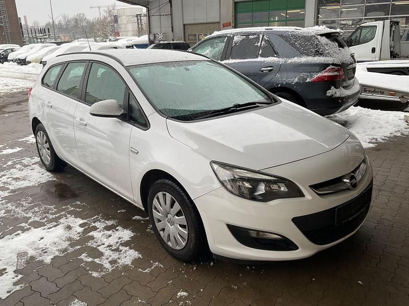 Gebraucht Opel Astra Edition 116 PS (85 kW) 2016 Weiß Kombi
