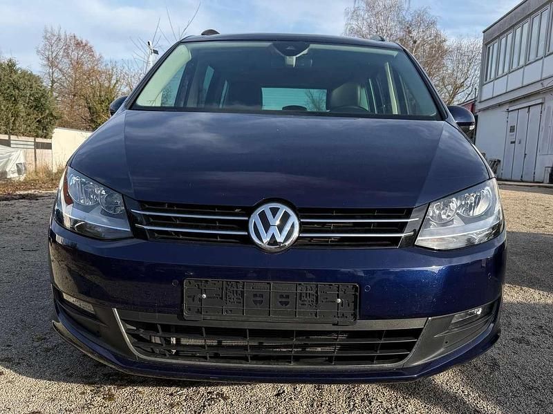 Gebraucht VW Sharan Comfortline 150 PS (110 kW) 2019 Atlantik blue metallic Van / Kleinbus