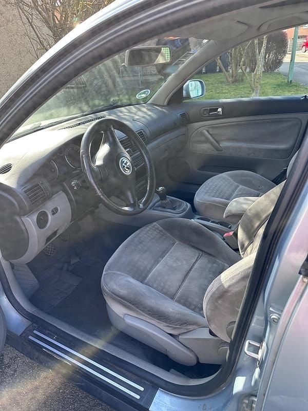 Gebraucht VW Passat 130 PS (95 kW) 2002 Grau Kombi