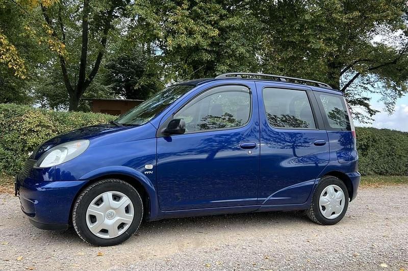 Blau Gebraucht 2001 Toyota Yaris Sol Kombi | 5.850 € - Bild 1/4