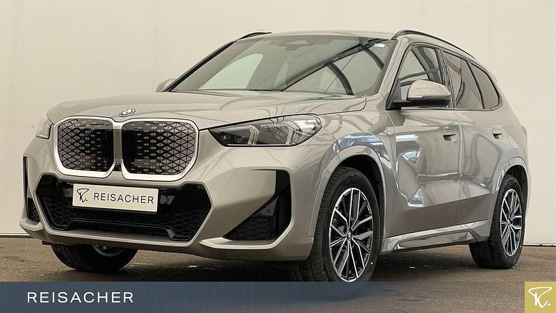 Silber Neu 2025 BMW iX1 Performance SUV | 53.595 € (Guter Preis) - Bild 1/4