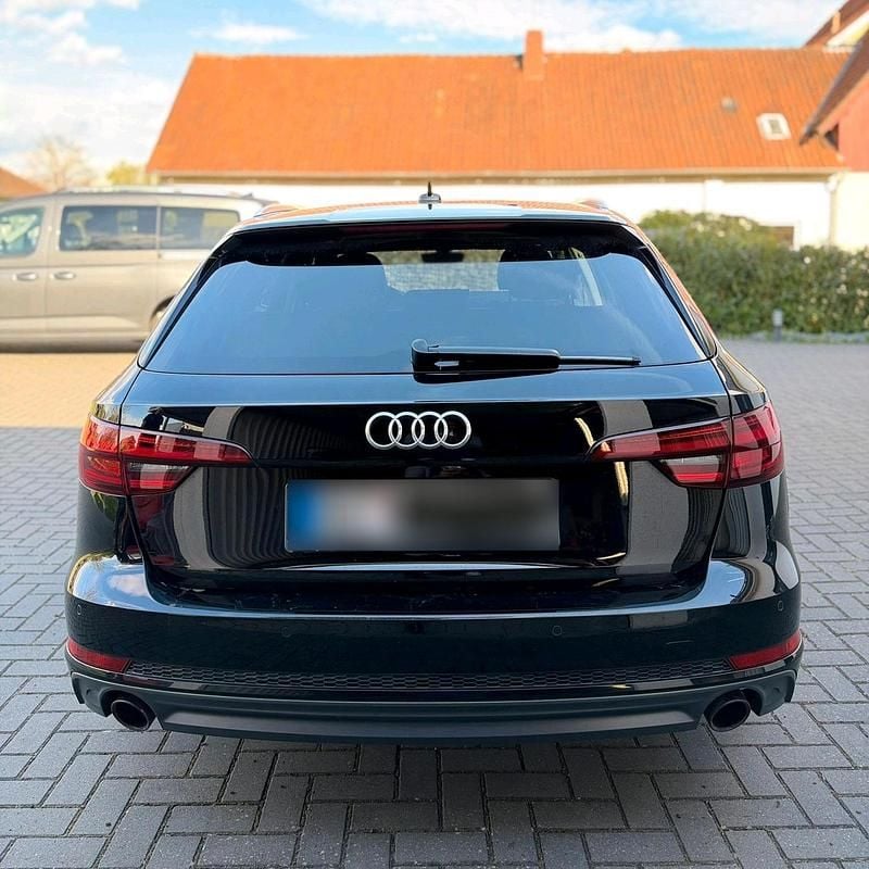 Gebraucht Audi A4 S-Line 190 PS (139 kW) 2018 Schwarz Kombi