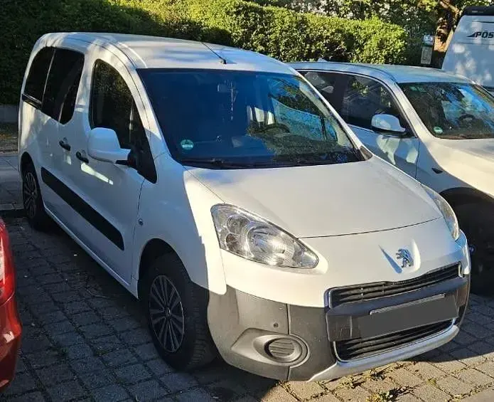 Gebraucht Peugeot Partner Tepee Active 98 PS (72 kW) 2012 Weiß Van / Kleinbus