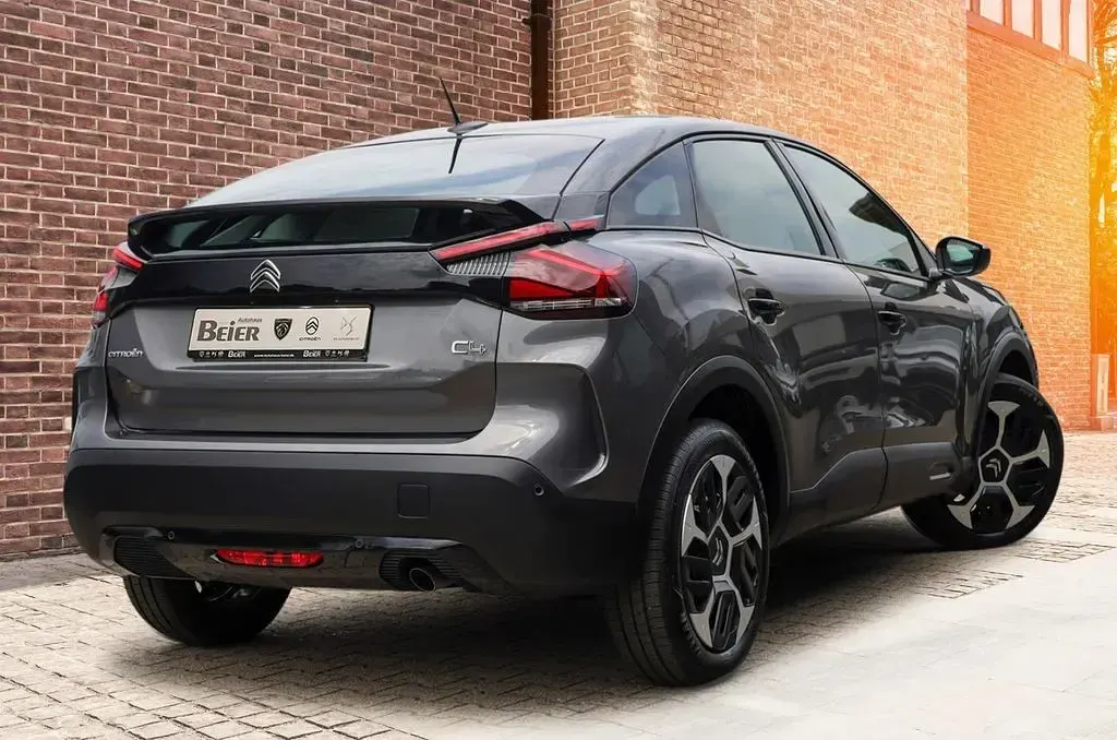 Gebraucht Citroën C4 PureTech 101 PS (74 kW) 2024 Lackierung platiniumgrau/typ SUV