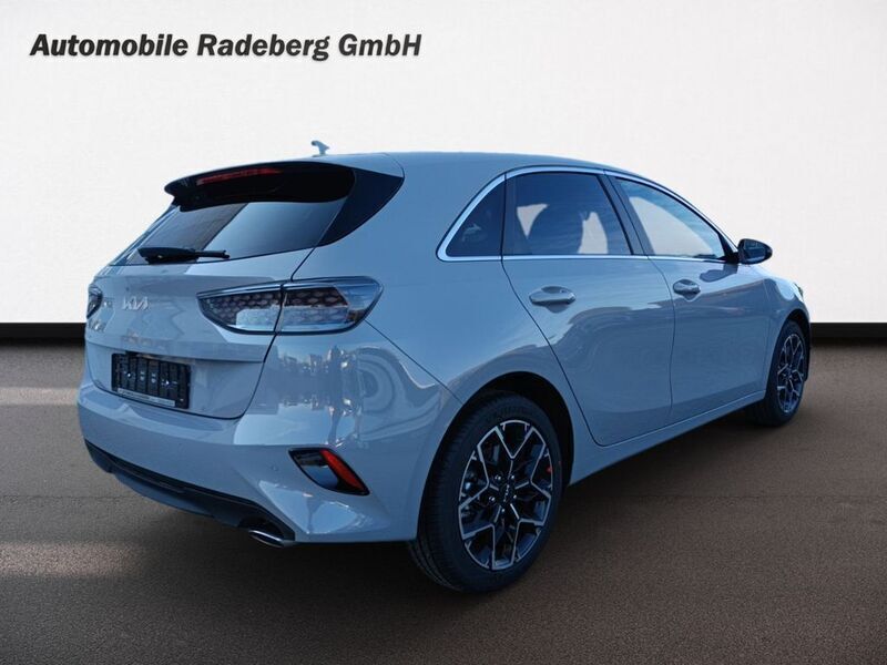 Neu Kia Ceed 140 PS (102 kW) 2025 Wolfgrau metallic Kleinwagen