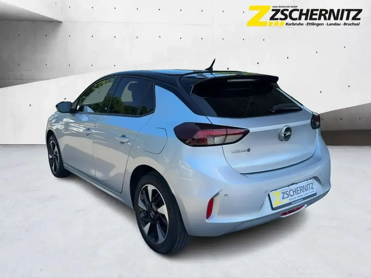 Gebraucht Opel Corsa-e Edition 100 kW (136 PS) 2023 Aluminium silb/kristall silb Kleinwagen