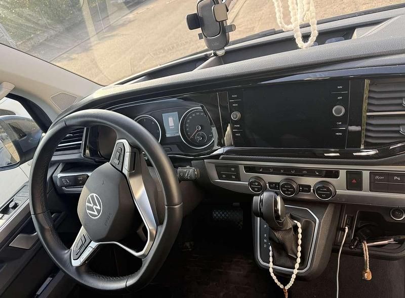 Gebraucht VW Multivan Comfortline 204 PS (150 kW) 2024 Grau Van