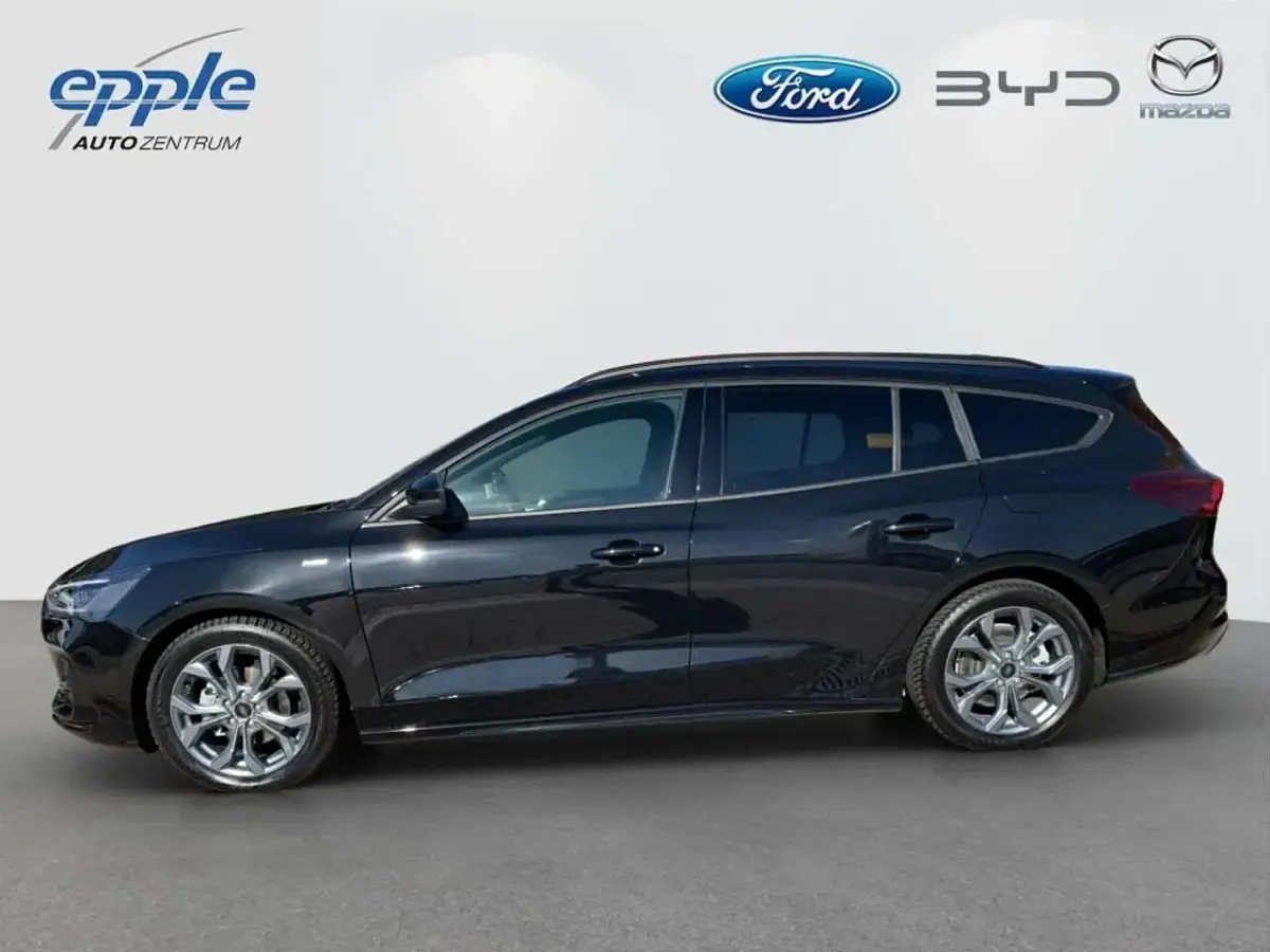 Gebraucht Ford Focus ST-Line 155 PS (114 kW) 2023 Agate black metallic Kombi