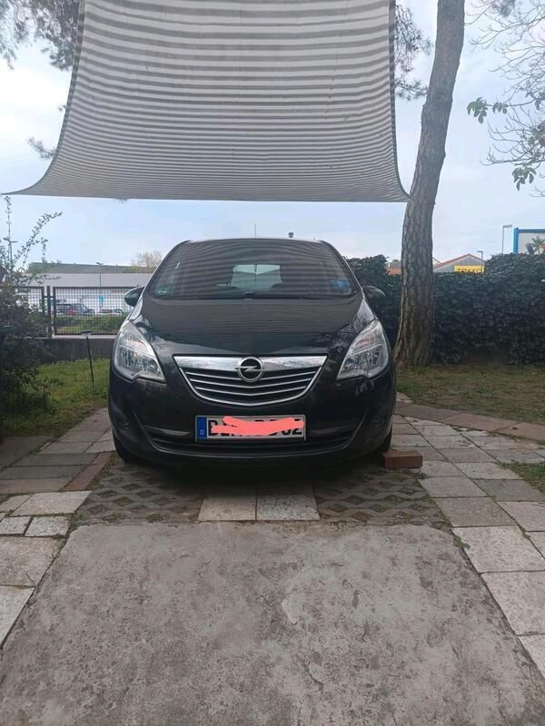 Schwarz Gebraucht 2011 Opel Meriva Van / Kleinbus | 6.500 € - Bild 1/4