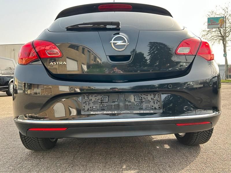 Gebraucht Opel Astra 122 PS (89 kW) 2013 Schwarz Limousine