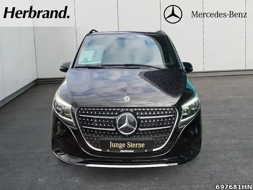 Gebraucht Mercedes V300 Avantgarde 237 PS (174 kW) 2025 Schwarz Van / Kleinbus